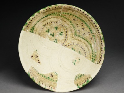 Bowl with circles containing arabesquestop