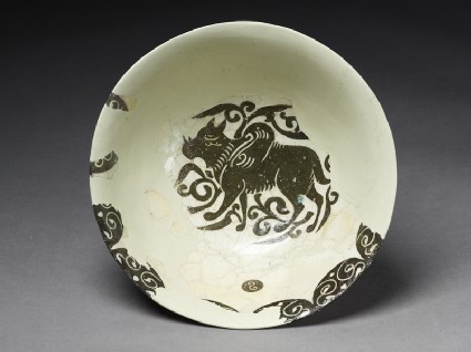 Bowl with winged animaltop