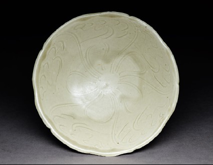 Greenware bowl with floral decorationtop