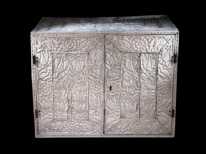 Ivory cabinet with floral decorationoblique