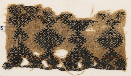 Textile fragment with linked diamond-shapes and hooksfront