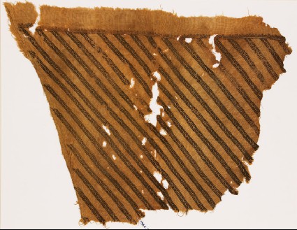 Textile fragment from a garment with bands of Z-shapesfront