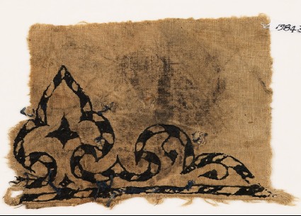 Textile fragment with trefoil, probably from a garmentfront