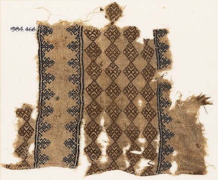 Textile fragment with linked squaresfront
