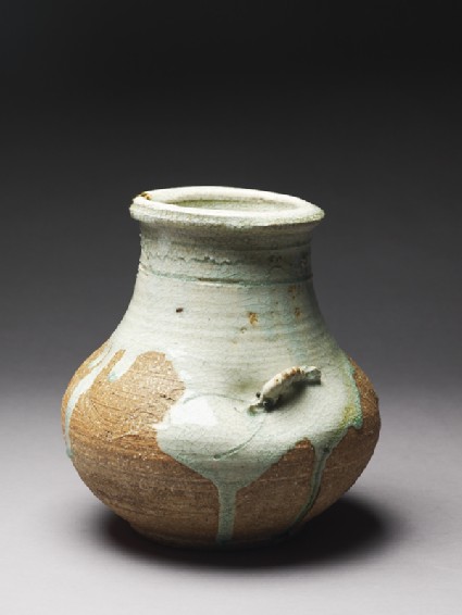 Globular vase with a shrimpoblique