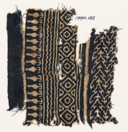Textile fragment with linked chevrons and diamond-shapesfront