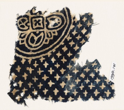Textile fragment with large quatrefoil and small starsfront