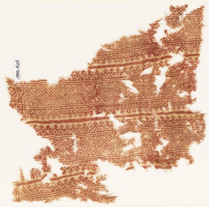 Textile fragment with bands of diamond-shapes and trianglesfront