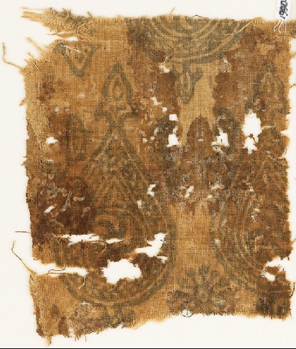 Textile fragment with spirals in braided tear-dropsfront