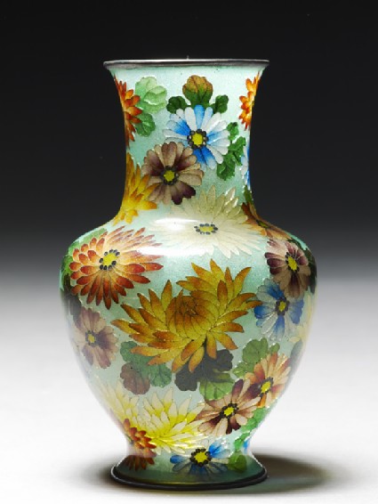 Baluster vase with chrysanthemumsside