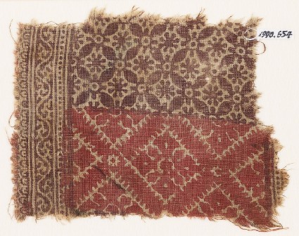 Textile fragment with interlocking quatrefoils and rosettes, and squares with quatrefoilsfront