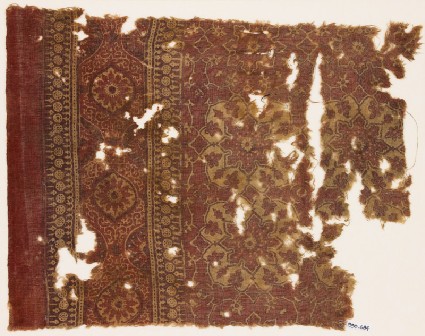 Textile fragment with large medallions and flower-headsfront