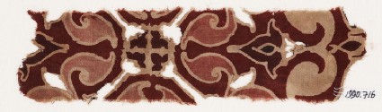 Textile fragment with trefoil and leavesfront