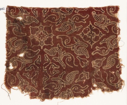 Textile fragment with leaves and quatrefoilsfront