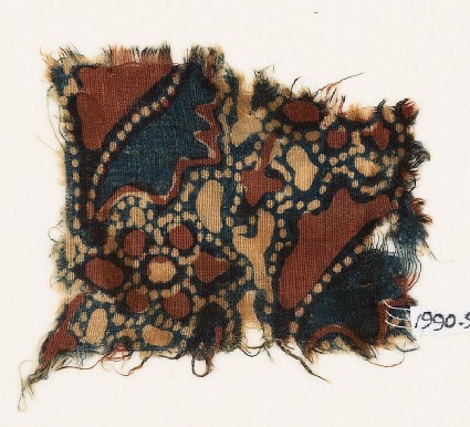 Textile fragment with flowers and leavesfront