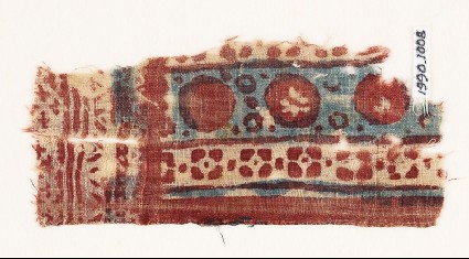 Textile fragment with circles and quatrefoilsfront
