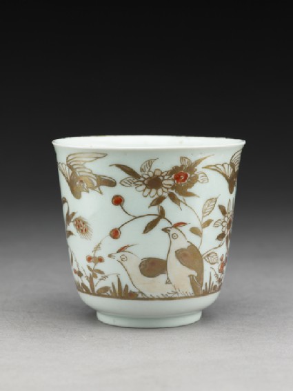 Cup with quails and flowersoblique