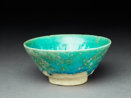 Bowl with turquoise glazeoblique