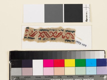Textile fragment with S-shapes and Z-shapesfront