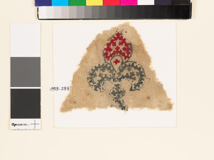 Textile fragment with fleur-de-lys and linked crossesfront