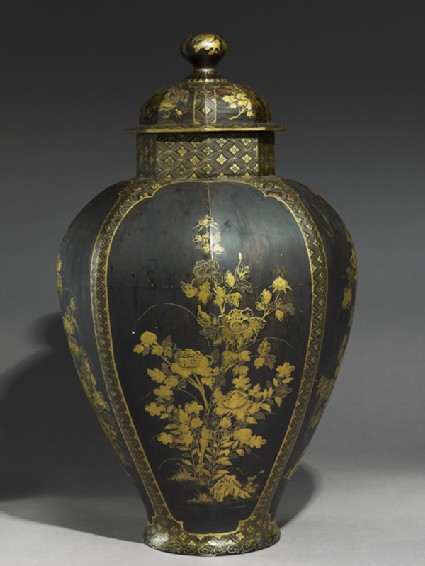 Octagonal jar with flowersside