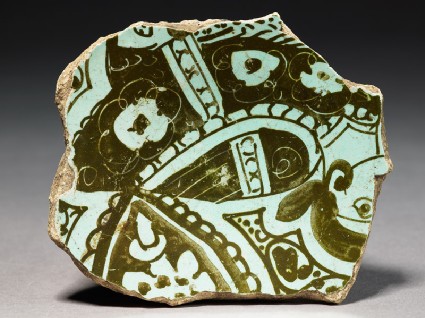 Base fragment of a bowl with harpytop