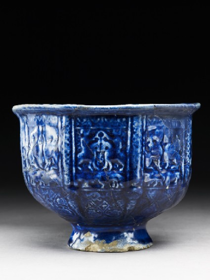 Bowl with paired sphinxes and horsemenside