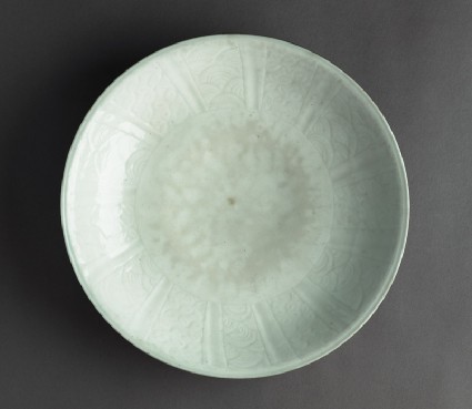 Plate with incised decorationtop