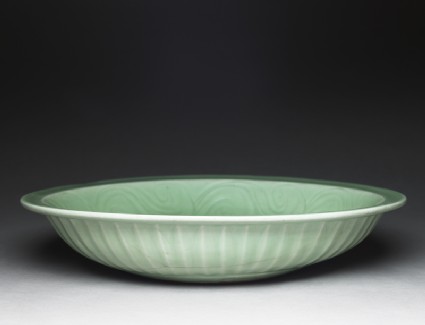 Greenware dish with fishoblique