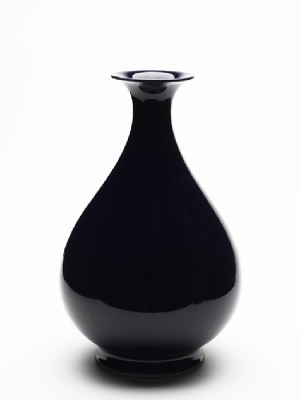 Vase with violet-blue glazeoblique