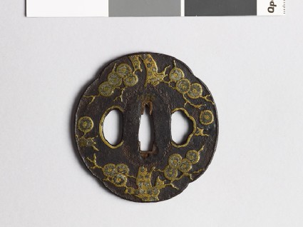 Mokkō-shaped tsuba with pine treefront