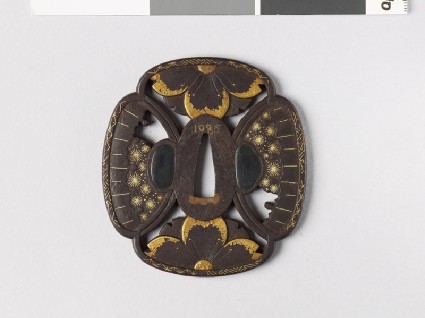 Mokkō-shaped tsuba with cherry flowers and snow heapsfront