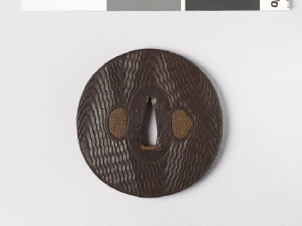 Tsuba with wood grain decorationfront