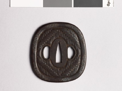 Aori-shaped tsuba with zigzag mat patternfront