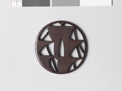 Tsuba with five sailsfront