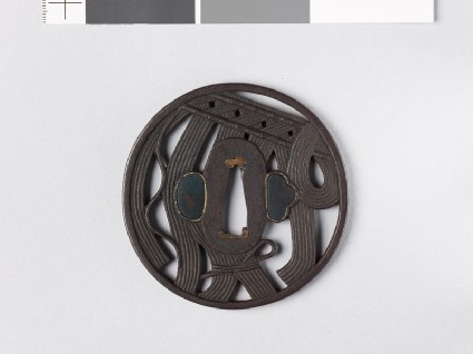 Round tsuba with rope curtainfront