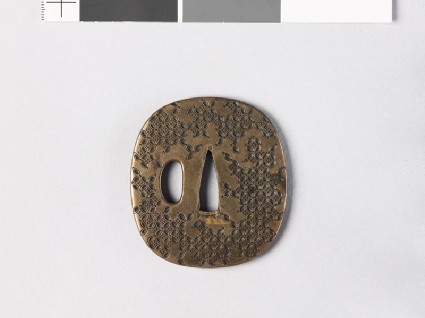 Tsuba with hanawachigai, or interlaced circles enclosing karahanafront