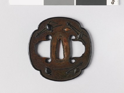 Mokkō-shaped tsuba with pine cones and needlesfront