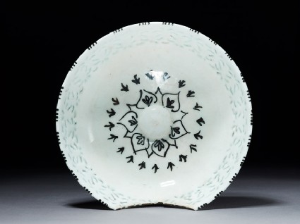 Bowl with pierced decorationtop