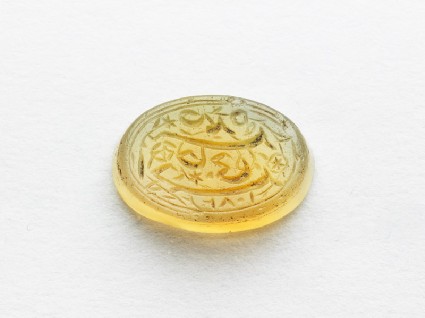 Oval bezel seal with nasta‘liq inscription and floral decorationfront