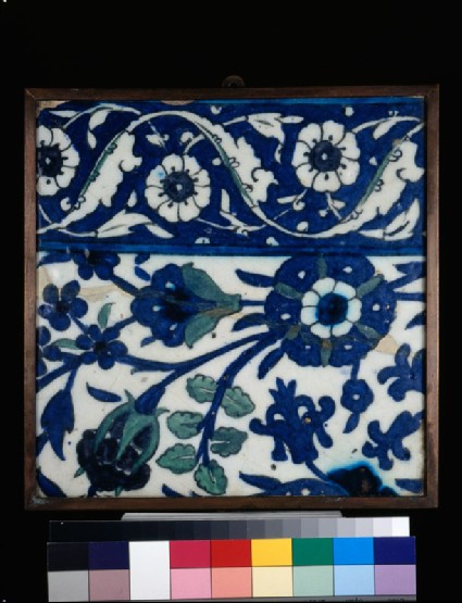 Frieze tile with floral decorationfront