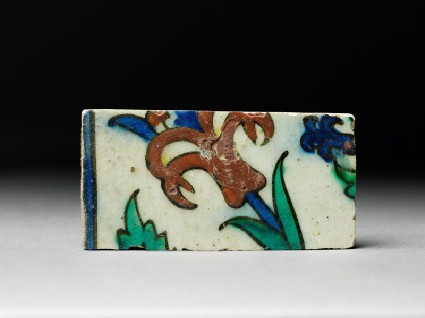 Tile fragment with tuliptop