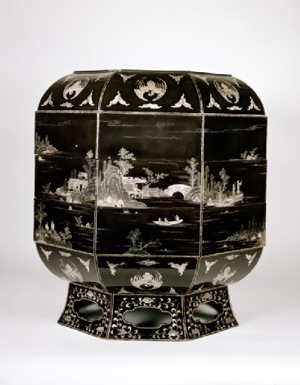 Octagonal box with landscapeside