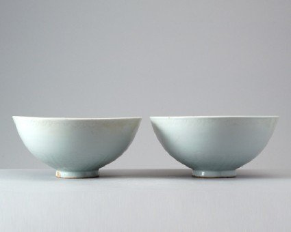 White ware bowl with wild geesefront