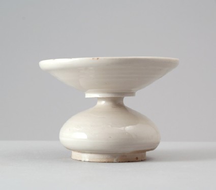 White ware zhadou, or spittoonfront