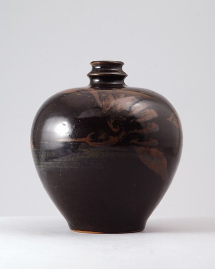 Black ware vase with two birdsfront