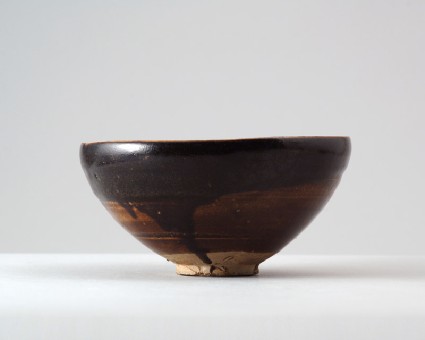 Black ware bowl with 'oil spot' glazesfront