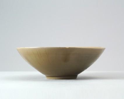 Greenware bowl with musk mallow decorationfront