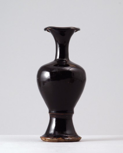Black ware vase with foliated rimfront