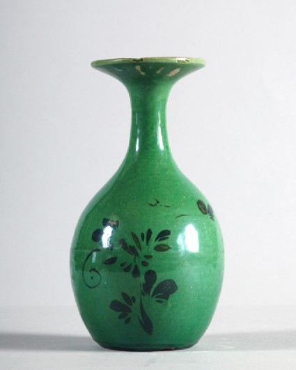 Vase with floral decorationfront